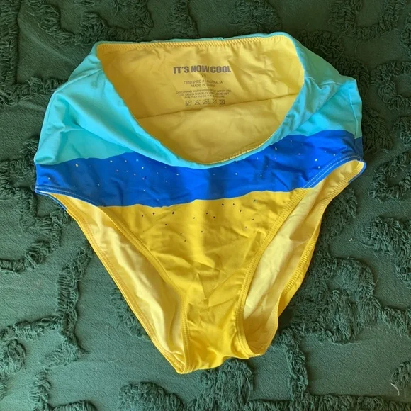 it’s now cool bikini set - Picture 2 of 4